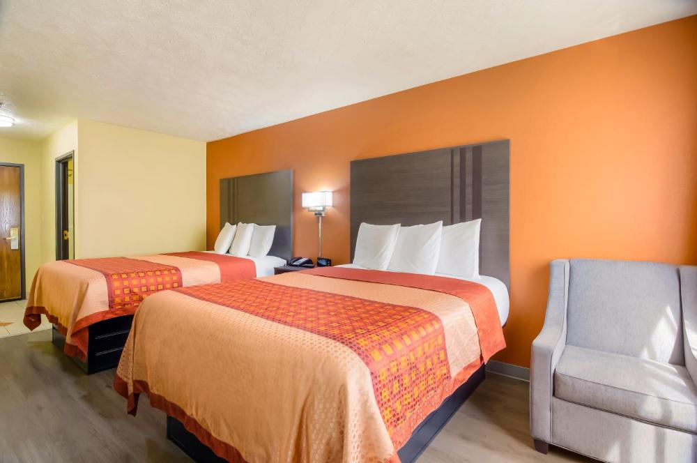 Queen Room with Two Queen Beds interior